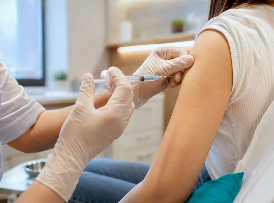 Administrarea vaccinului HPV într-o clinică